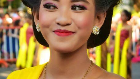 Anting-anting tari gambyongAnting-anting tari gambyong